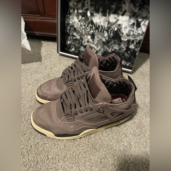 Really good condition USED Little creases Real 
Size 11 Original box sleeve $325 - Picture 4 of 8